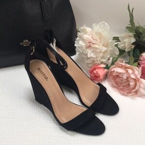 NWOT JustFab Saba Black Suede Ankle Strap Wedges Size 9.5